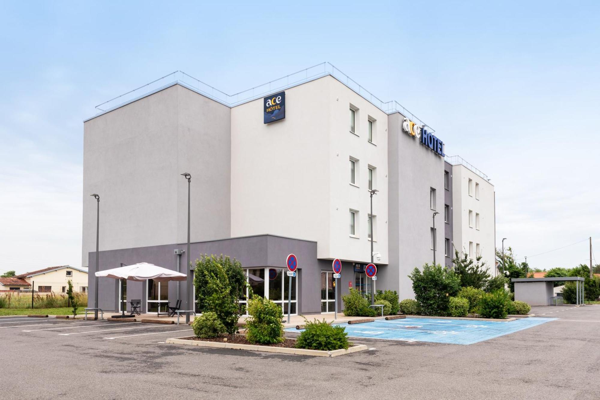 Hotel Ace Toulouse Blagnac 3*